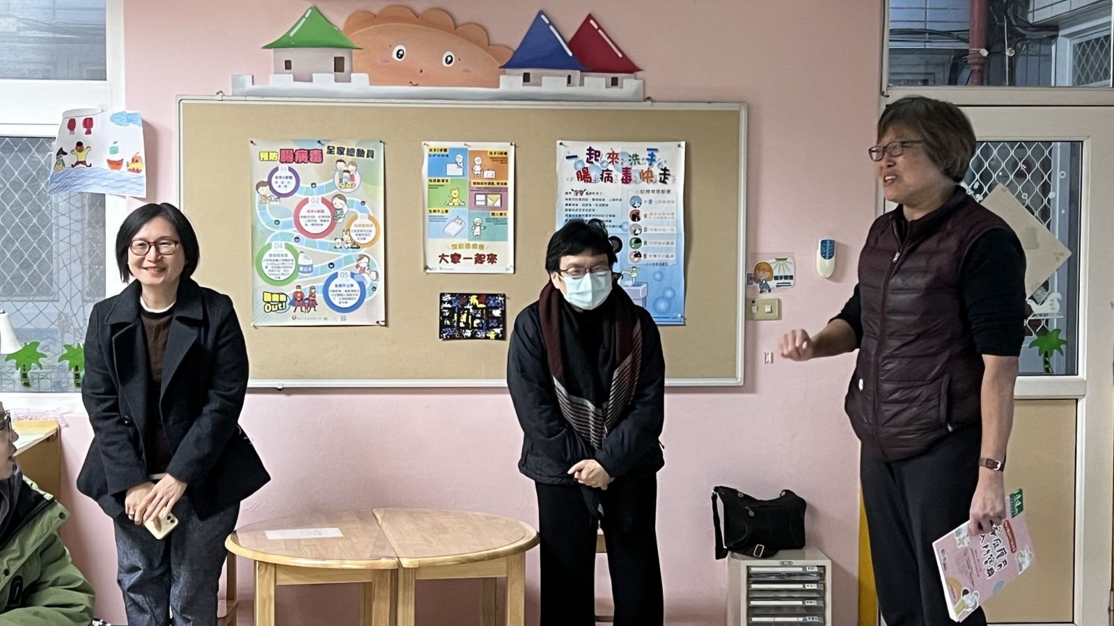 廖楓老師嫦玫執行長出席野柳附幼家長說明會